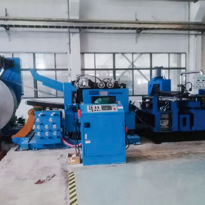 Mesin Gunting Dan Kimpalan Punggung
